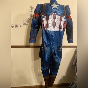 🐝NEW LISTING Captain America one piece